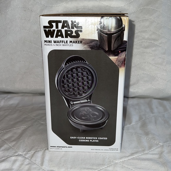 Star Wars The Mandalorian Mini Waffle Maker NWT - Picture 5 of 6